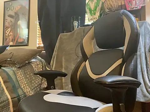 Snapshot of slutty_guy12 chatting on 02/03/25, 08:24 slutty guy12 online show from 02/03/25, 08:24