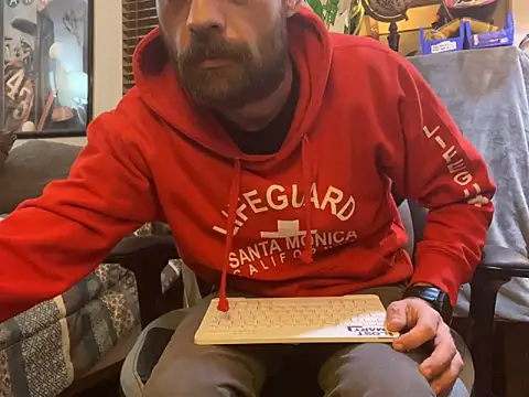 Snapshot of slutty_guy12 chatting on 02/05/25, 12:42 slutty guy12 online show from 02/05/25, 12:42