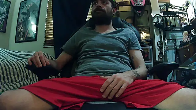 Snapshot of slutty_guy12 chatting on 02/17/25, 06:15 slutty guy12 online show from 02/17/25, 06:15