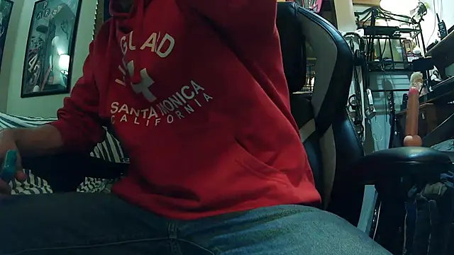 Snapshot of slutty_guy12 chatting on 02/17/25, 09:19 slutty guy12 online show from 02/17/25, 09:19