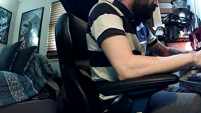 Snapshot of slutty_guy12 chatting on 02/23/25, 06:34 slutty guy12 online show from 02/23/25, 06:34