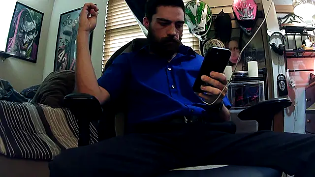 Snapshot of slutty_guy12 chatting on 02/24/25, 09:09 slutty guy12 online show from 02/24/25, 09:09