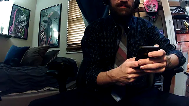 Snapshot of slutty_guy12 chatting on 03/03/25, 08:43 slutty guy12 online show from 03/03/25, 08:43