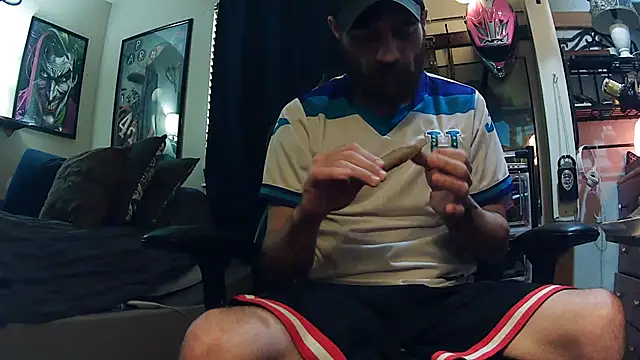 Snapshot of slutty_guy12 chatting on 03/06/25, 06:59 slutty guy12 online show from 03/06/25, 06:59