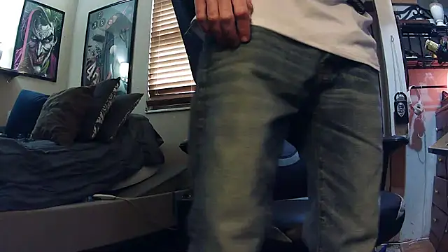 Snapshot of slutty_guy12 chatting on 03/06/25, 10:04 slutty guy12 online show from 03/06/25, 10:04