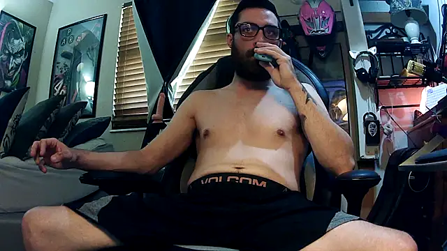 Snapshot of slutty_guy12 chatting on 03/13/25, 03:28 slutty guy12 online show from 03/13/25, 03:28