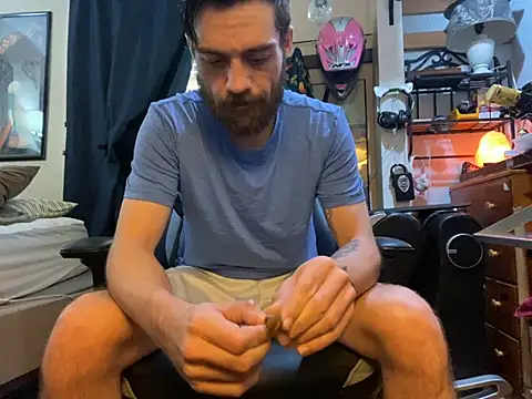 Snapshot of slutty_guy12 chatting on 03/16/25, 04:34 slutty guy12 online show from 03/16/25, 04:34