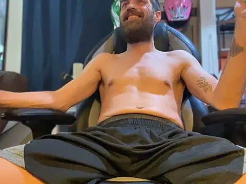 Snapshot of slutty_guy12 chatting on 03/18/25, 10:26 slutty guy12 online show from 03/18/25, 10:26