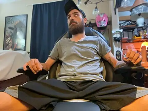 Snapshot of slutty_guy12 chatting on 03/19/25, 07:17 slutty guy12 online show from 03/19/25, 07:17