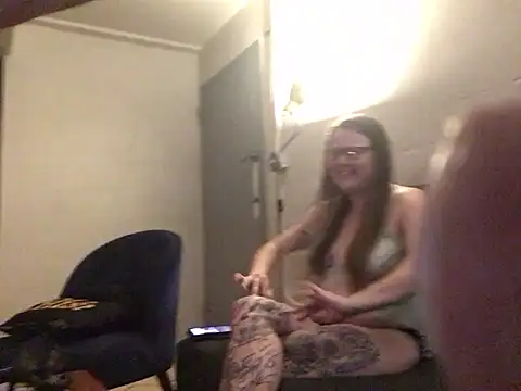 Snapshot of slutty_guy12 chatting on 04/04/26, 03:05 slutty guy12 online show from 04/04/26, 03:05