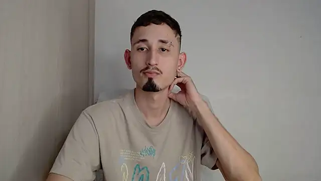 enzo 0814 online show from 03/21/25, 03:24