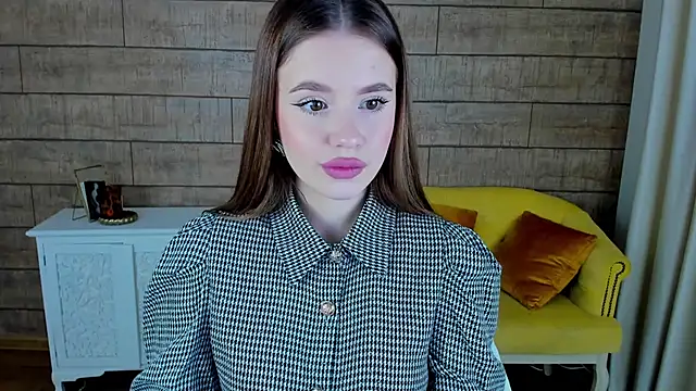 MilanaBalmain online show from 01/21/25, 04:21