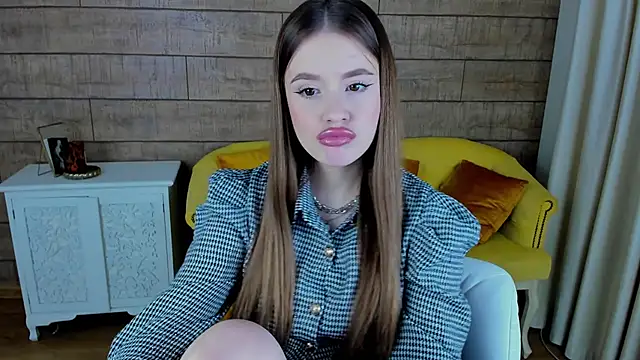 MilanaBalmain online show from 01/21/25, 07:26