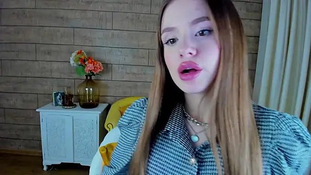 MilanaBalmain online show from 01/21/25, 11:03