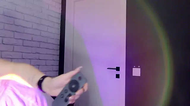 MilanaBalmain online show from 02/18/25, 07:43