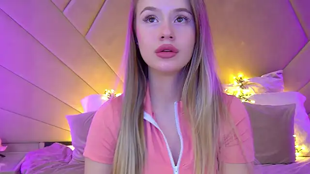 MilanaBalmain online show from 03/12/25, 11:01