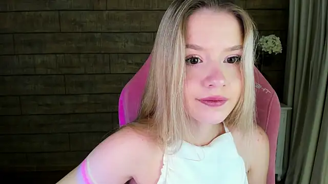 MilanaBalmain online show from 09/15/25, 04:12