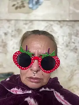 Gardener of Illusions online show from 06/30/26, 04:13