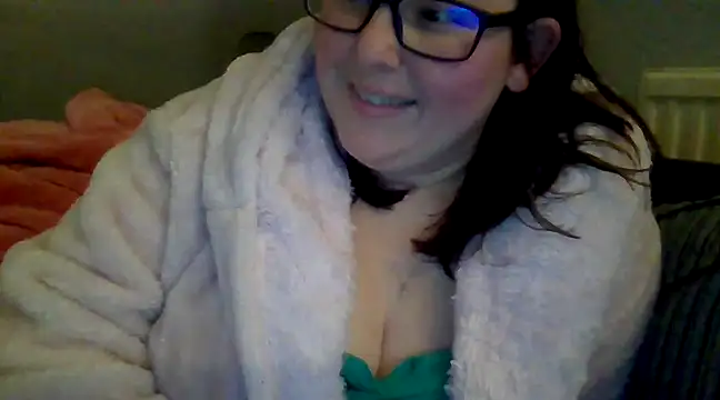 Snapshot of Curvy-Clare-30 chatting on 12/08/24, 06:50 Curvy-Clare-30 online show from 12/08/24, 06:50