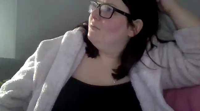 Snapshot of Curvy-Clare-30 chatting on 12/22/24, 11:54 Curvy-Clare-30 online show from 12/22/24, 11:54