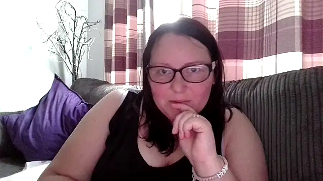 Snapshot of Curvy-Clare-30 chatting on 08/02/26, 07:01 Curvy-Clare-30 online show from 08/02/26, 07:01