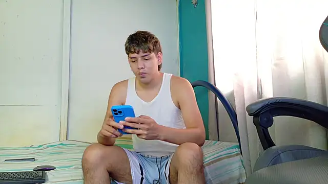 Snapshot of zackmontieel chatting on 12/04/25, 02:59 zackmontieel online show from 12/04/25, 02:59