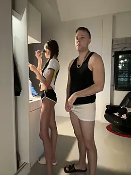 Snapshot of dreamgirls100 chatting on 01/05/25, 03:02 dreamgirls100 online show from 01/05/25, 03:02