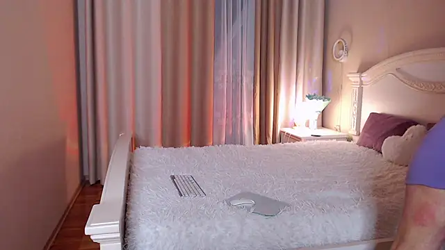 Avylew online show from 12/17/25, 10:05