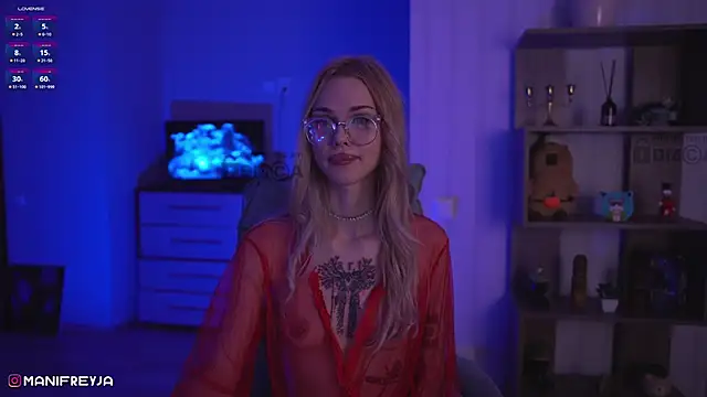 ManiFreyja online show from 12/21/24, 01:47