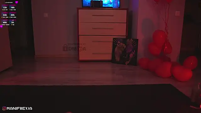 ManiFreyja online show from 03/04/25, 02:49