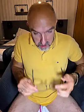 Snapshot of Crosss-23cm chatting on 10/02/25, 06:48 Crosss-23cm online show from 10/02/25, 06:48