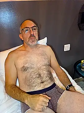 Snapshot of Crosss-23cm chatting on 10/08/25, 05:21 Crosss-23cm online show from 10/08/25, 05:21