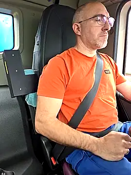 Snapshot of Crosss-23cm chatting on 11/10/25, 08:46 Crosss-23cm online show from 11/10/25, 08:46