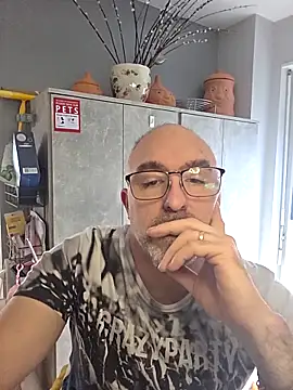 Snapshot of Crosss-23cm chatting on 02/20/26, 09:54 Crosss-23cm online show from 02/20/26, 09:54