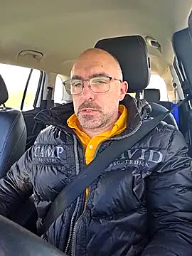 Snapshot of Crosss-23cm chatting on 03/26/26, 01:49 Crosss-23cm online show from 03/26/26, 01:49