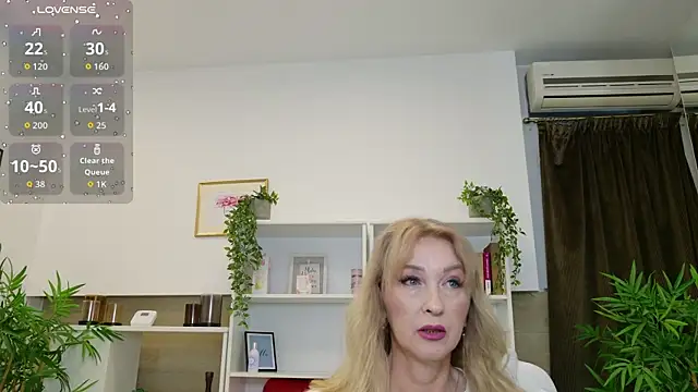 LadyLeea online show from 06/18/26, 03:40
