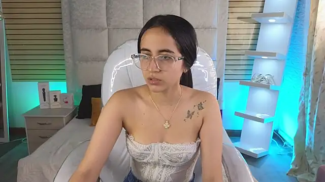 Mia Fischer online show from 05/10/26, 03:06