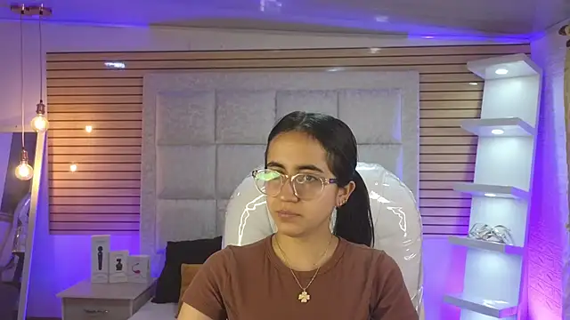 Mia Fischer online show from 05/11/26, 11:38