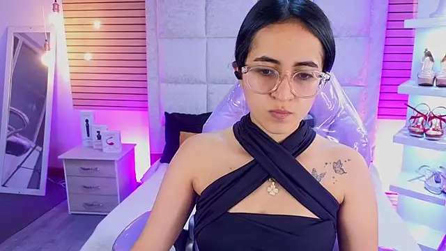 Mia Fischer online show from 06/22/26, 12:24