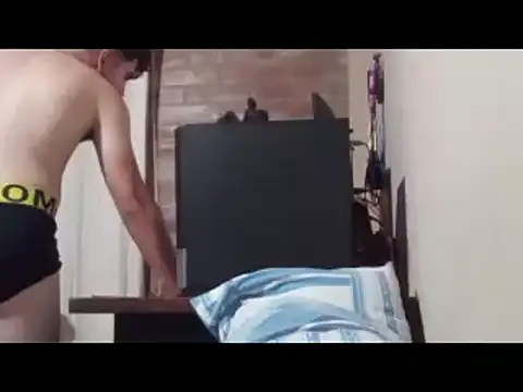 Snapshot of enzis3 chatting on 12/02/24, 10:45 enzis3 online show from 12/02/24, 10:45