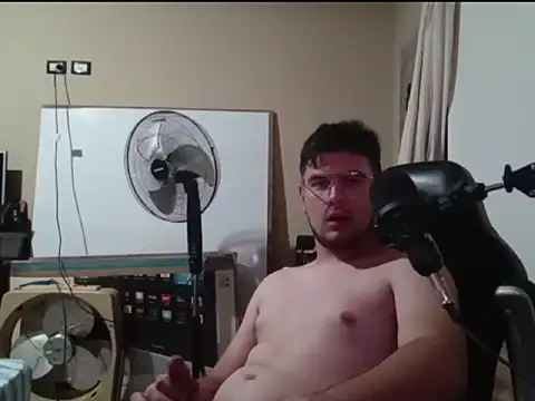 Snapshot of enzis3 chatting on 02/07/26, 11:19 enzis3 online show from 02/07/26, 11:19