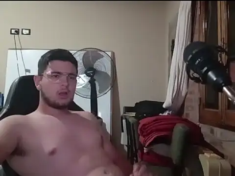 Snapshot of enzis3 chatting on 02/16/26, 12:51 enzis3 online show from 02/16/26, 12:51