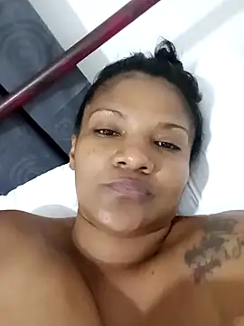 Snapshot of alejandraboobs07 chatting on 12/10/24, 04:17 alejandraboobs07 online show from 12/10/24, 04:17