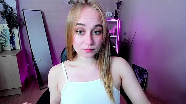 LianaBright online show from 04/29/26, 02:15