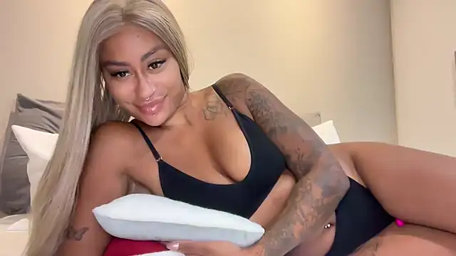 CoCo-Queen online show from 02/07/25, 06:14