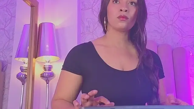 samanta william online show from 11/08/25, 03:39