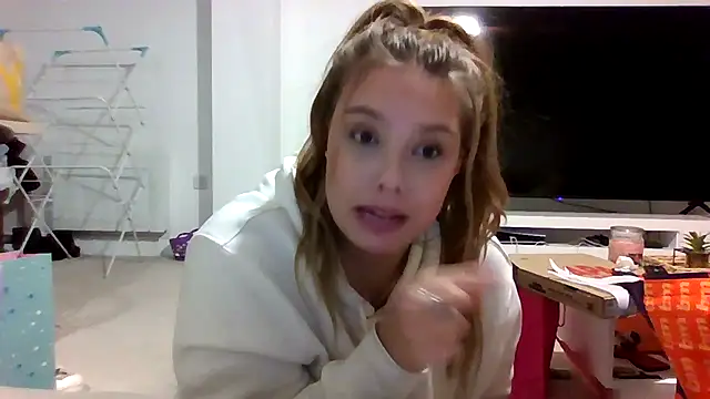 Krystal Tx online show from 10/31/25, 07:04