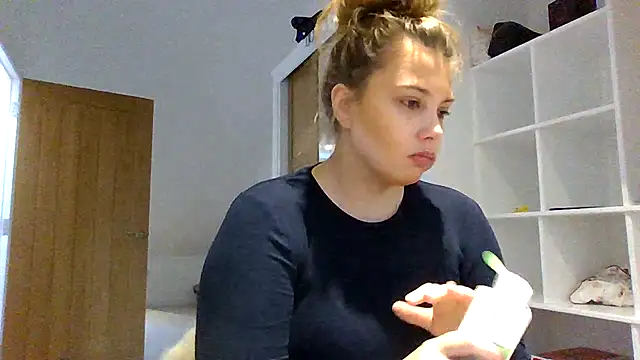 Krystal Tx online show from 11/03/25, 08:59