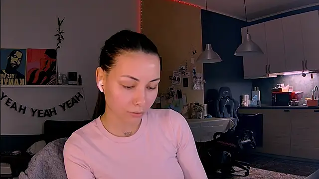 Snapshot of valorant_girl chatting on 02/12/26, 02:56 valorant girl online show from 02/12/26, 02:56