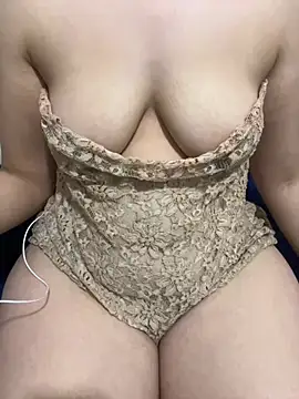 Snapshot of Rouh_ chatting on 12/29/24, 11:18 Rouh online show from 12/29/24, 11:18